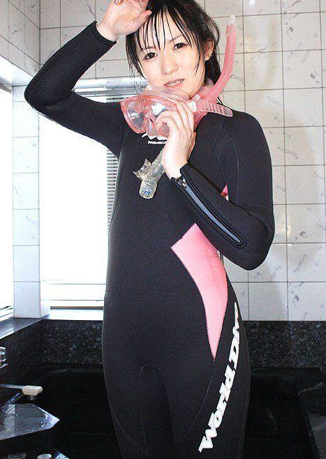 Spider reccomend Asian girl wetsuit porn
